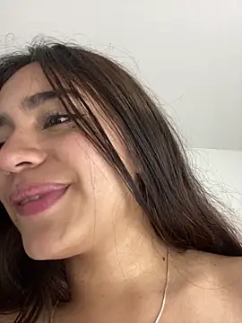 ALINA_EF: διαδικτυακό σόου στην κάμερα