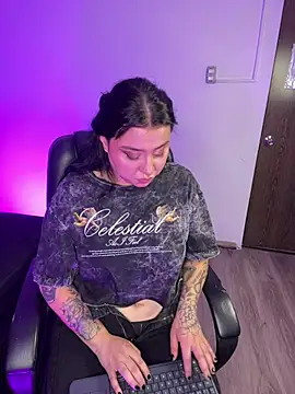 Chatroom XXX en direct de Saarada