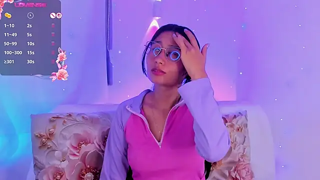 Chat +18 de NayeCloud ao vivo