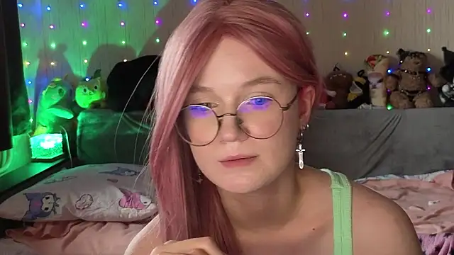 Chat +18 de Kitty_smalltits ao vivo