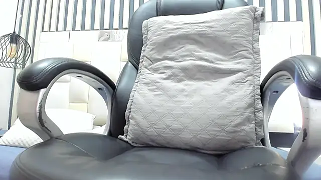 camila__herrera – Live XXX-chat