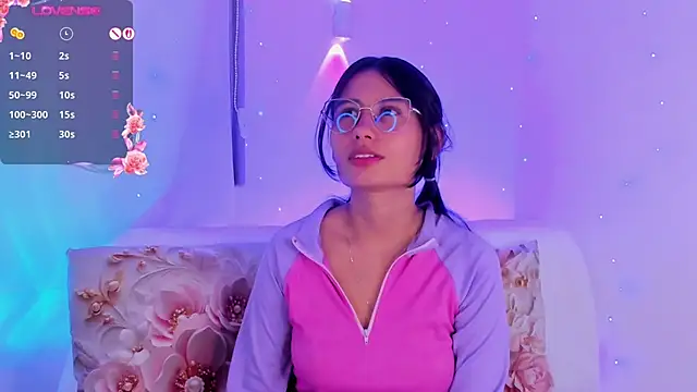 NayeCloudn Live XXX chat