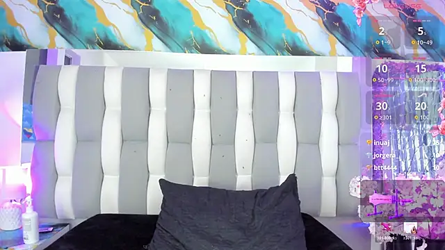 IsaDiiaz Show in webcam