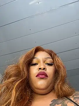 Iam-Sharifa Chat XXX in diretta