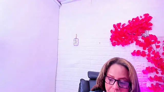 GabrielaMilfSg Adlı Modelin Canlı XXX Sohbeti