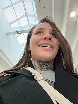 KishaMurn Webbikameraesitys