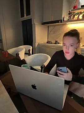 Nura_n_Sarah: απευθείας συνομιλία ΧΧΧ