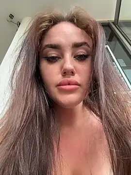 XXX chat uživo modela KiraSunshine