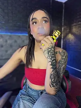 Isabella-Teen Adlı Modelin Canlı XXX Sohbeti