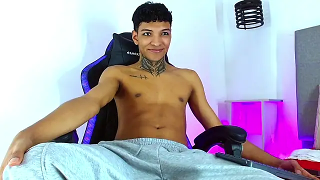 Chat +18 de Rick_Wade ao vivo