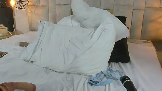 Baby_Scarleth_ 라이브 XXX 채팅