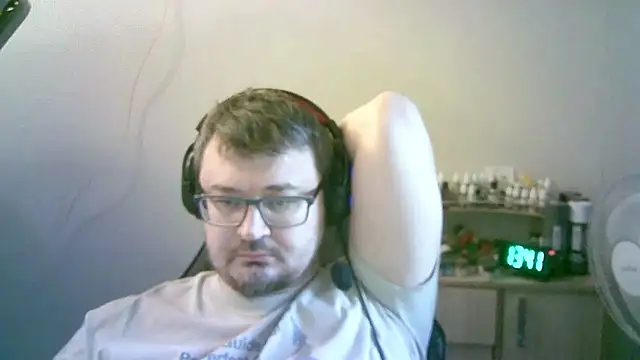 SirAbuser Chat XXX in diretta