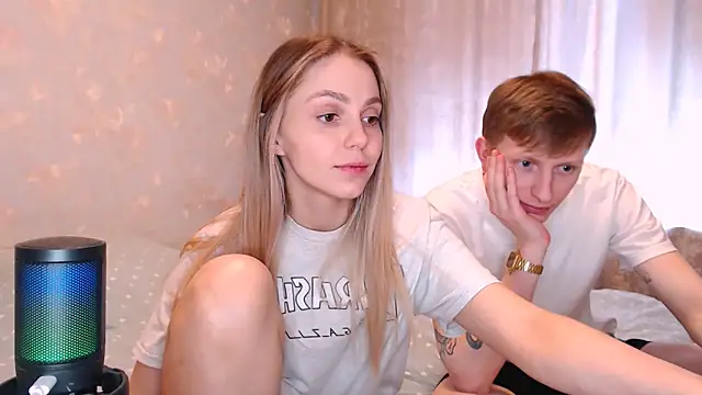 XXX chat uživo modela juliaanddima