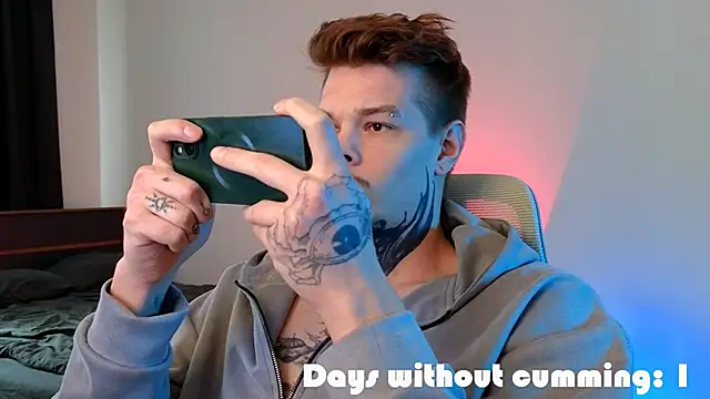 DENIS_HERE élő XXX-chatje