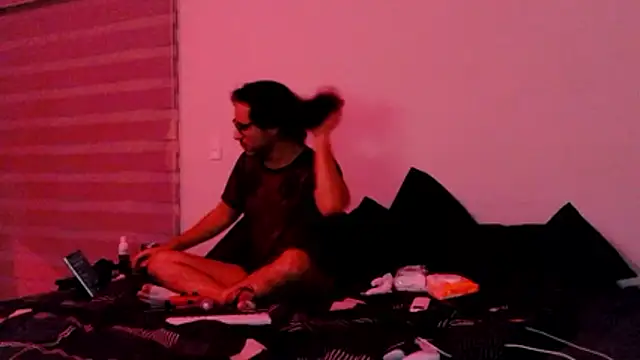 Pokazy przed kamerką – Iscariot19