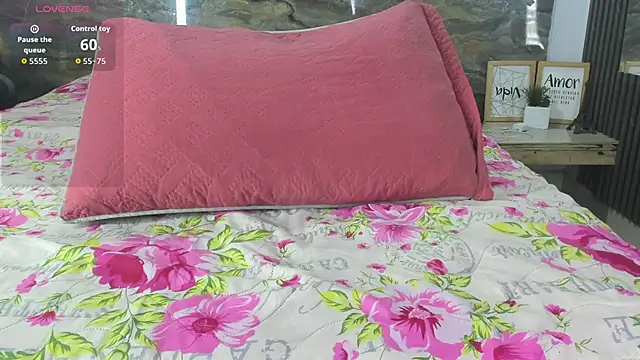 Skarleth_queen Adlı Modelin Canlı XXX Sohbeti