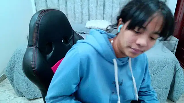 laureentt_'s Live XXX Chat