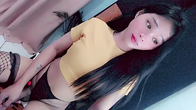 Amomentoflust99 webkamerás műsora