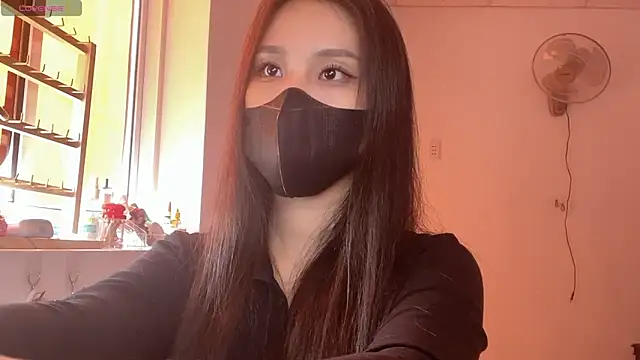 Tieu-May Chat XXX in diretta