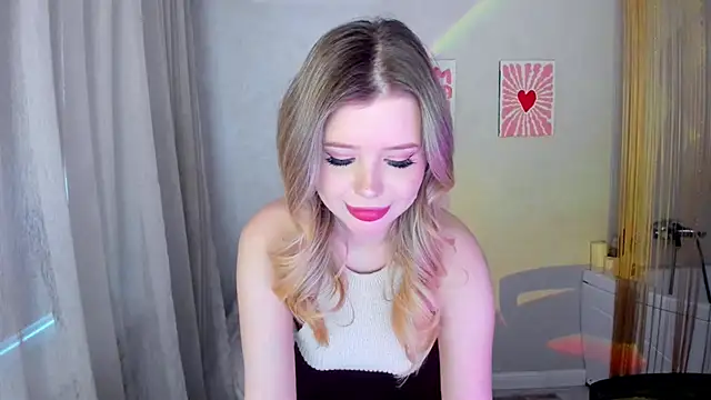 FollowLovee: вебкам-шоу