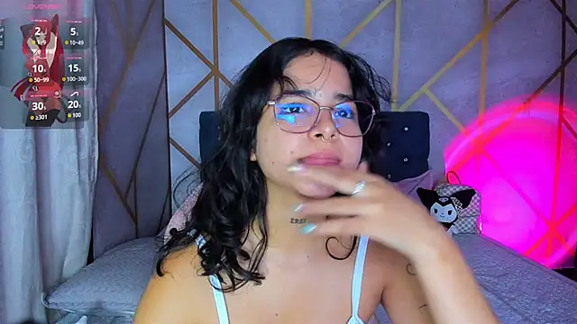 _vaiolet_owo élő XXX-chatje