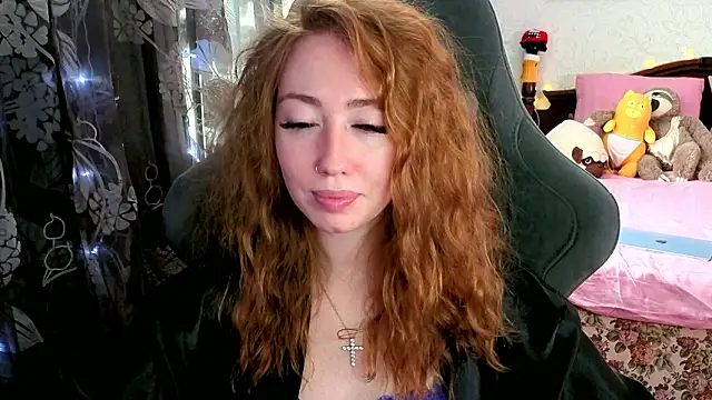 TinaBrook élő XXX-chatje