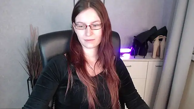 emmaxDelight Adlı Modelin Canlı XXX Sohbeti