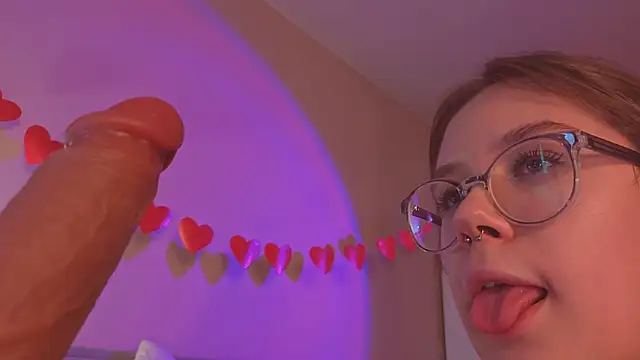 Mia_Luw élő XXX-chatje