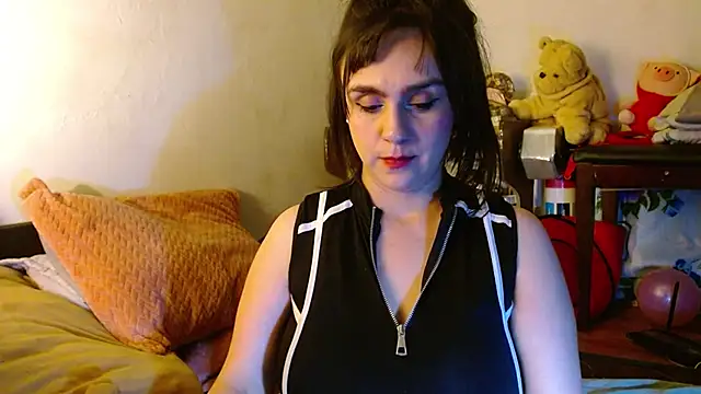 Chat +18 de collette_beaufoy_ ao vivo