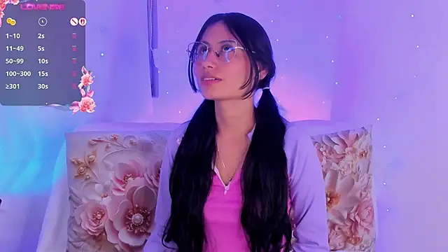 Chat +18 de NayeCloud ao vivo