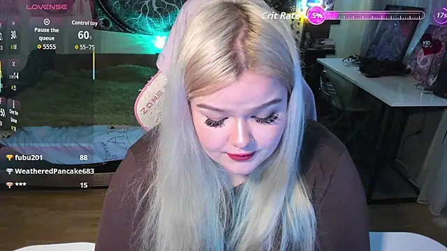 Chat +18 de _CandyM1lky_ ao vivo