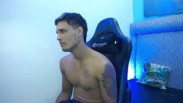 XXX chat uživo modela The_twinks_