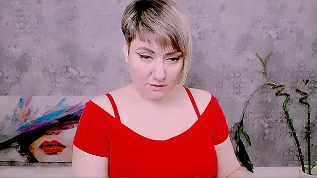 Djullia élő XXX-chatje