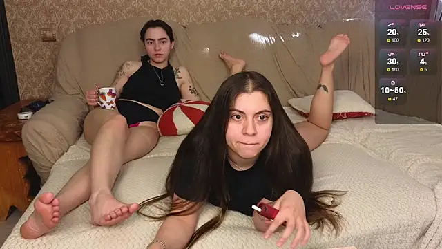 yourfav0ritegirls: απευθείας συνομιλία ΧΧΧ