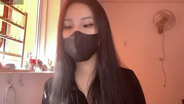Tieu-May live XXX chat