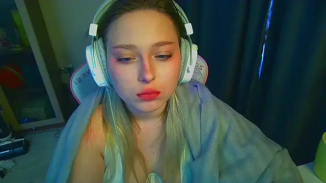 Emiliaaah's Live XXX Chat