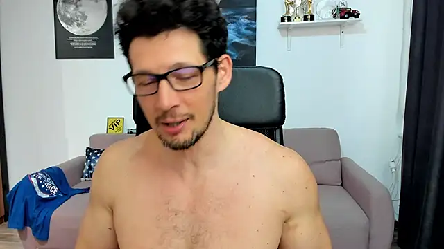 BrutusK08 Adlı Modelin Canlı XXX Sohbeti