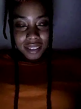 HONEYSWEETS_LIVE élő XXX-chatje