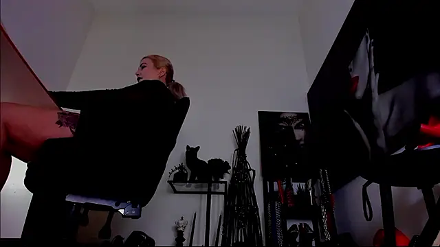 MistressDemi Live XXX-Chat