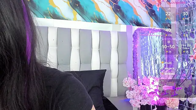 Chat +18 de IsaDiiaz ao vivo