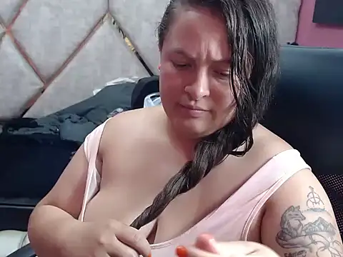 Sarah_Boobs_: онлайн-секс-чат