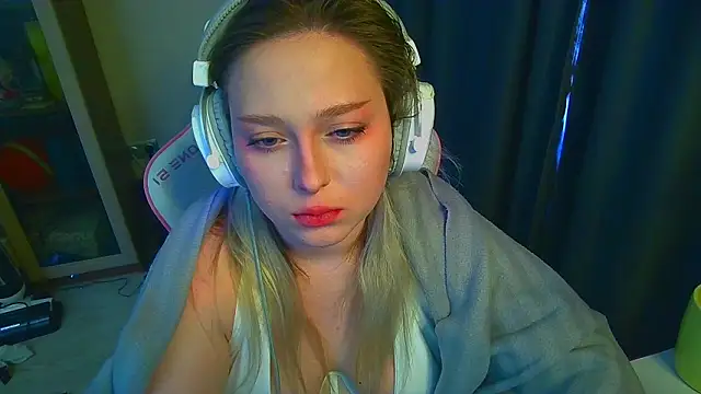 XXX chat uživo modela Emiliaaah