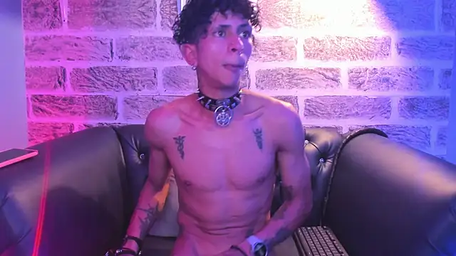 Maximoking26 Show Webcam