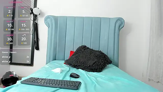 แชท XXX สดของ Mature_Skinny