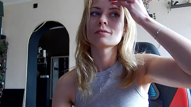 karo123421's Live XXX Chat