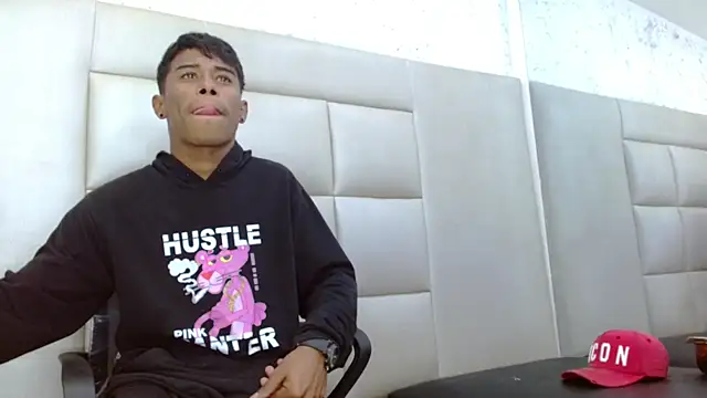 TonnyMarck élő XXX-chatje