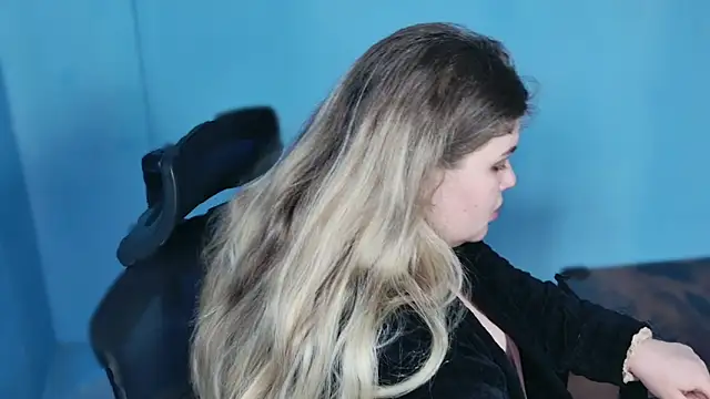 دردشة Allyy_baby الجنسية المباشرة