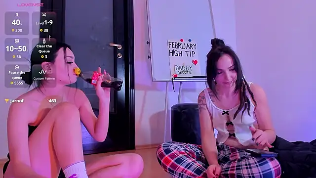 Peanaughty Show Webcam