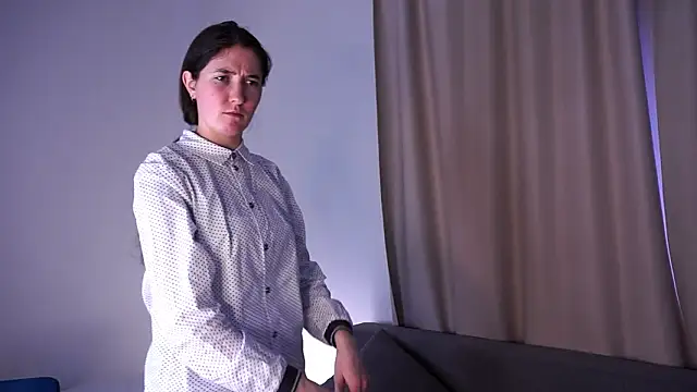 KandiEnwall: онлайн-секс-чат