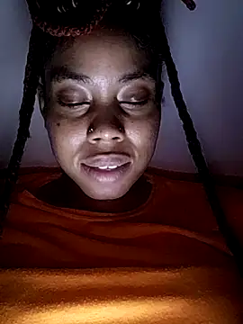 HONEYSWEETS_LIVE Adlı Modelin Canlı XXX Sohbeti